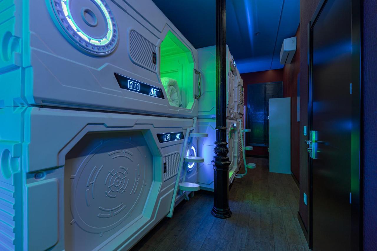 Art Seven Hostel Capsules Madrid Exterior foto
