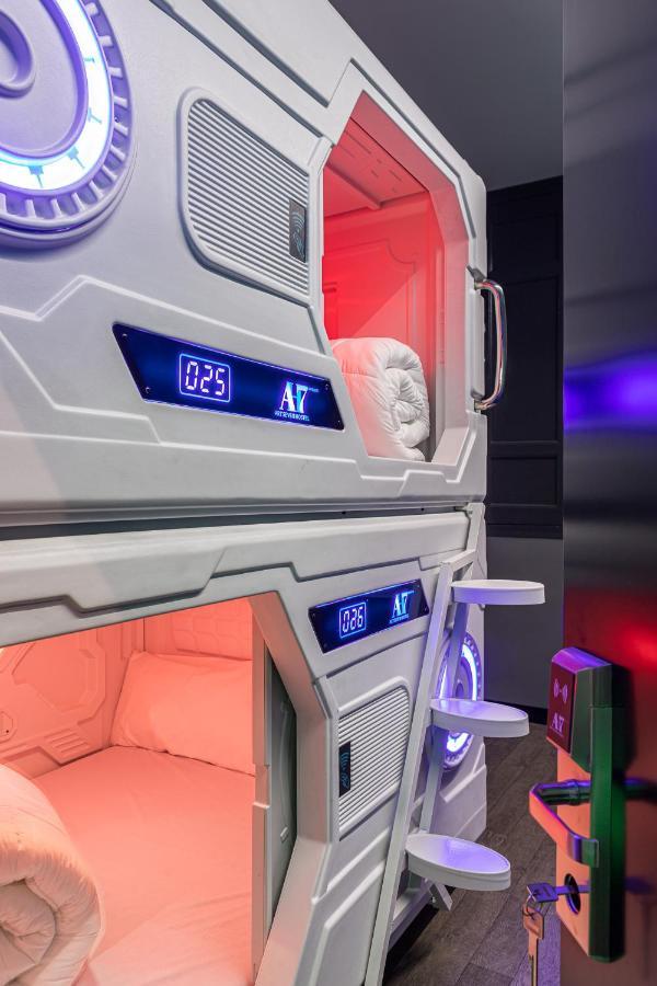 Art Seven Hostel Capsules Madrid Exterior foto